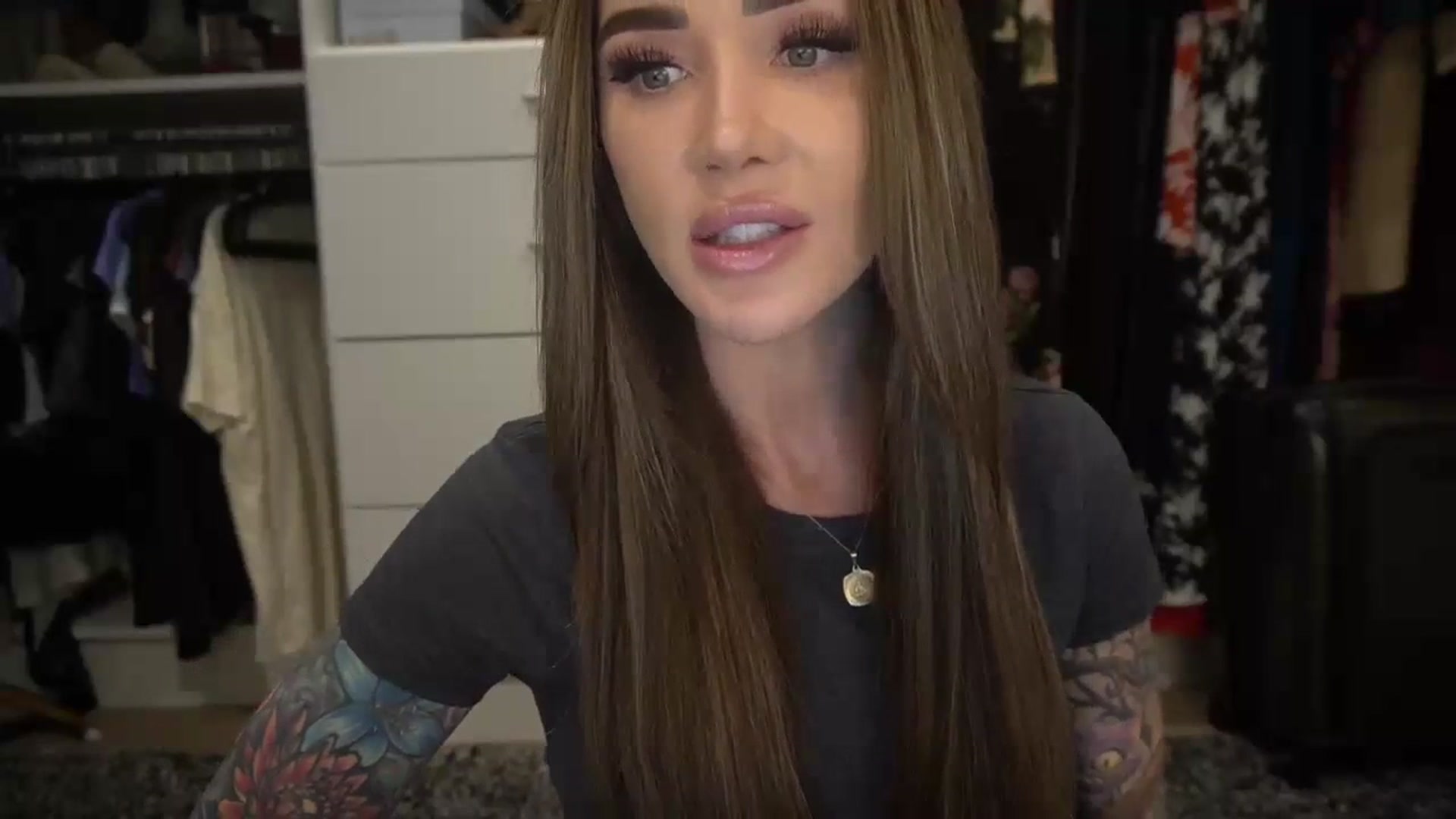 Gallery image thumbnail from VapePapi's myfreecams stream on, 01/08/2024, 23:03 image 2 of 20