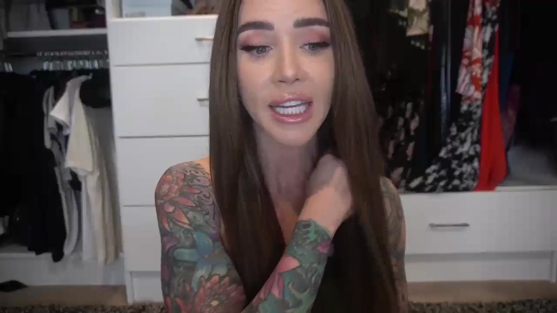 Gallery image thumbnail from VapePapi's myfreecams stream on, 02/19/2024, 22:44 image 10 of 20