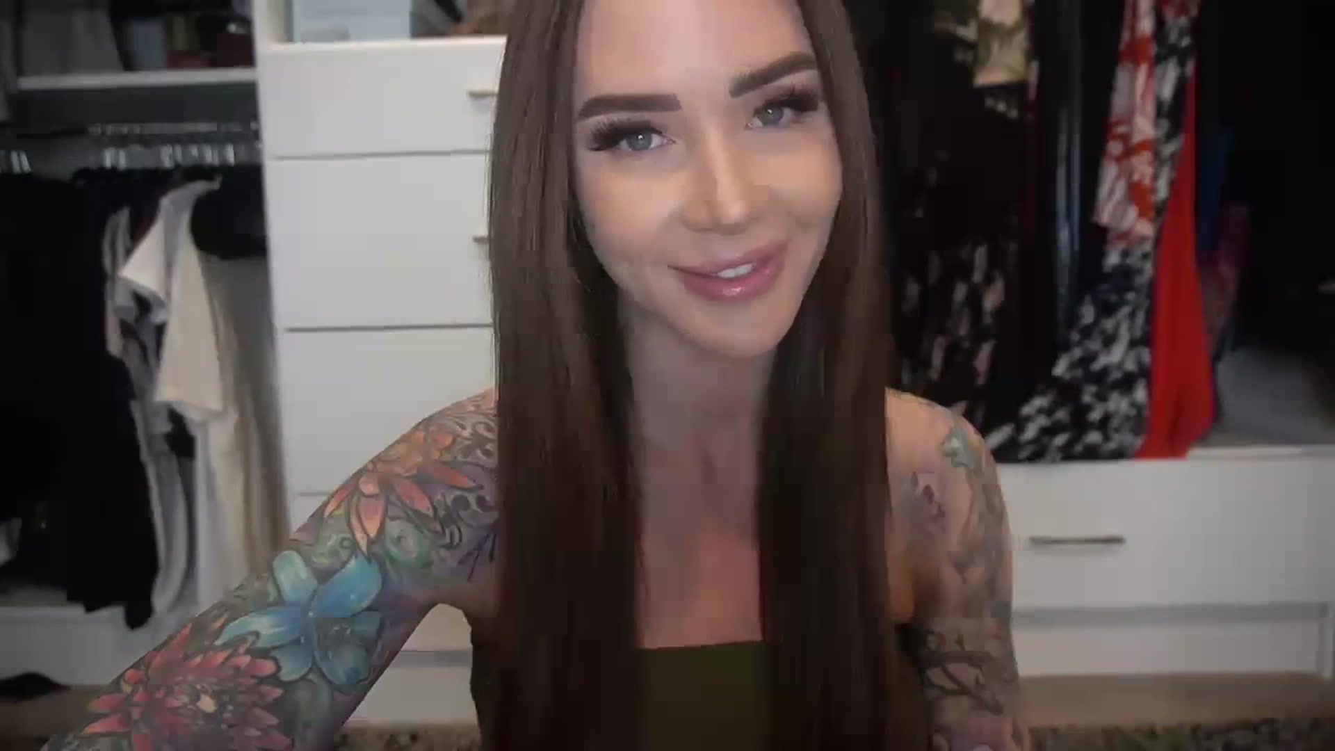 Gallery image thumbnail from VapePapi's myfreecams stream on, 02/19/2024, 22:44 image 15 of 20