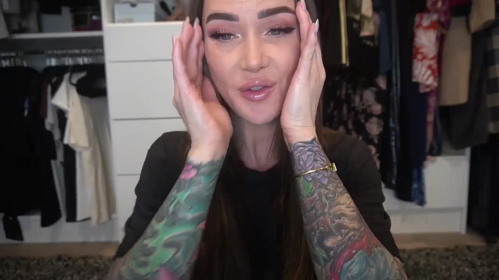 Gallery image thumbnail from VapePapi's myfreecams stream on, 03/17/2024, 19:52 image 11 of 20