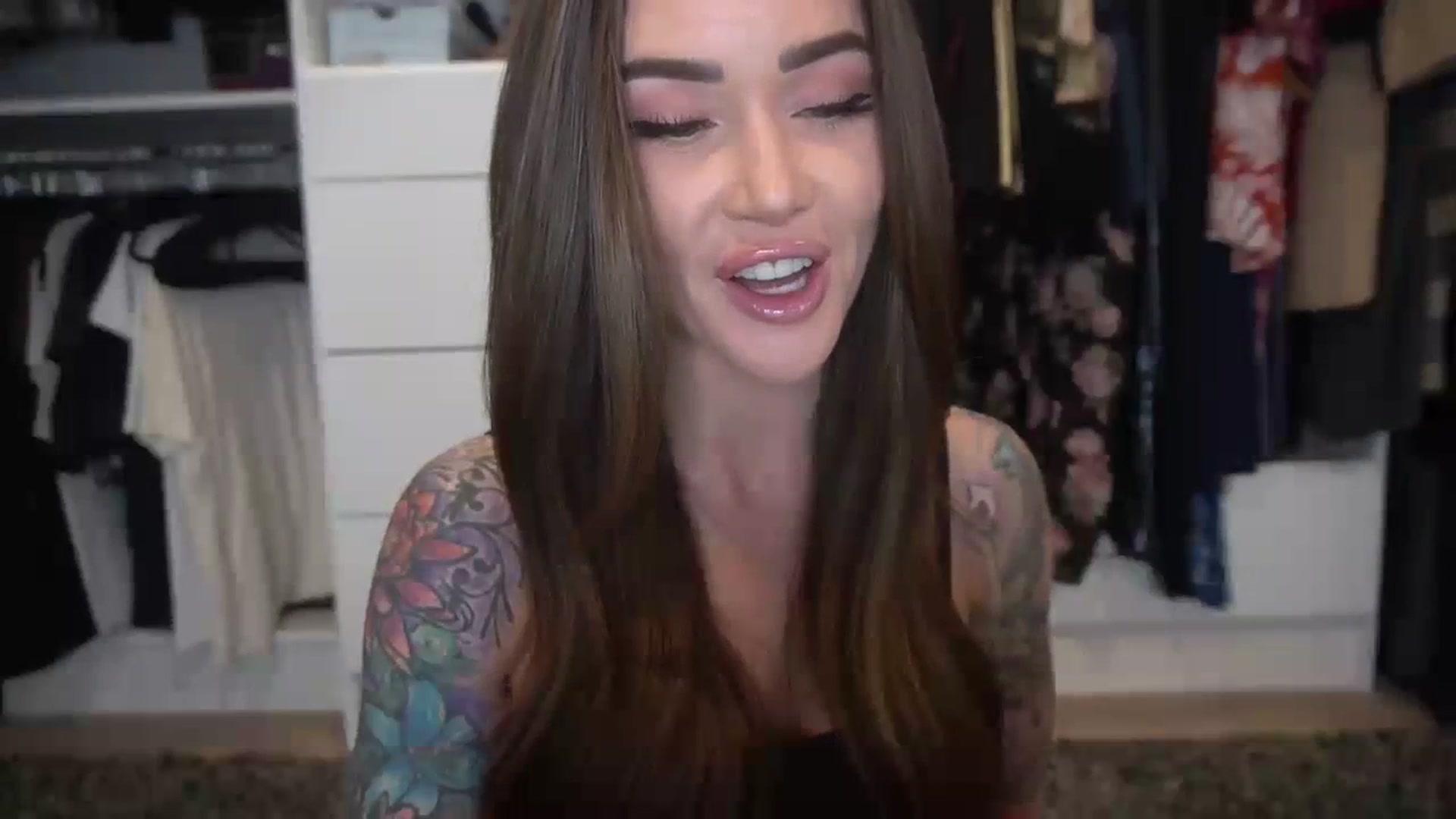 Gallery image thumbnail from VapePapi's myfreecams stream on, 03/25/2024, 22:02 image 6 of 20