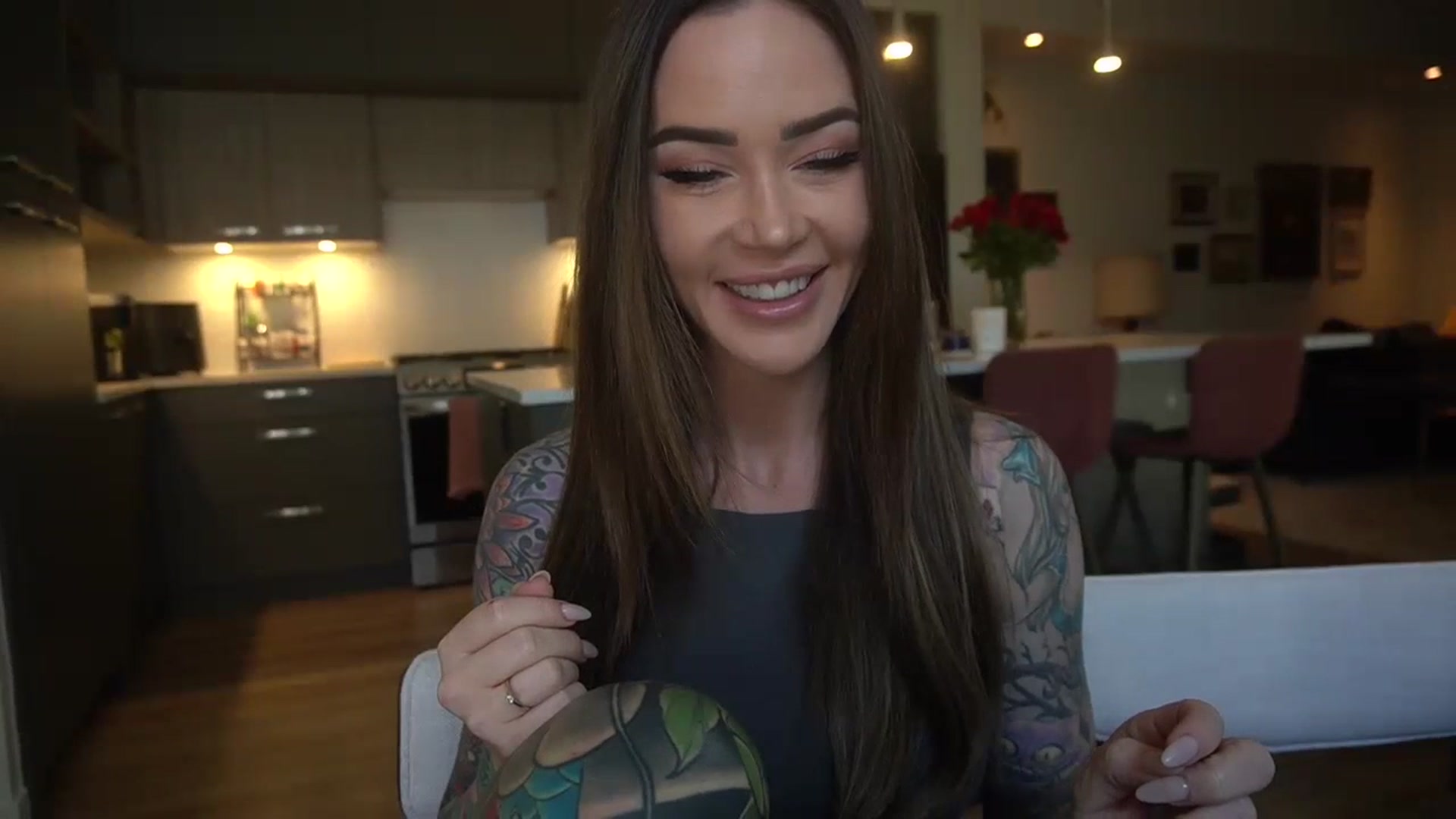 Gallery image thumbnail from VapePapi's myfreecams stream on, 04/14/2024, 19:47 image 17 of 20