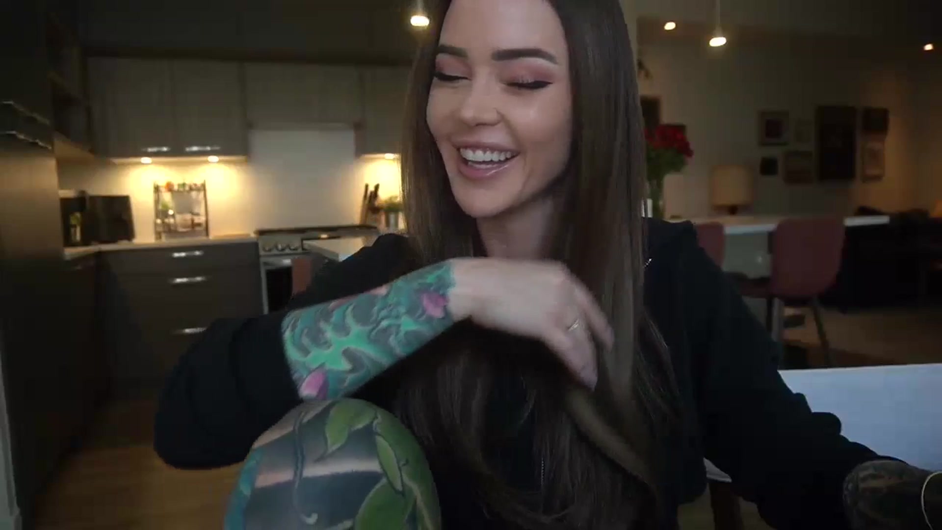 Gallery image thumbnail from VapePapi's myfreecams stream on, 04/14/2024, 19:47 image 8 of 20