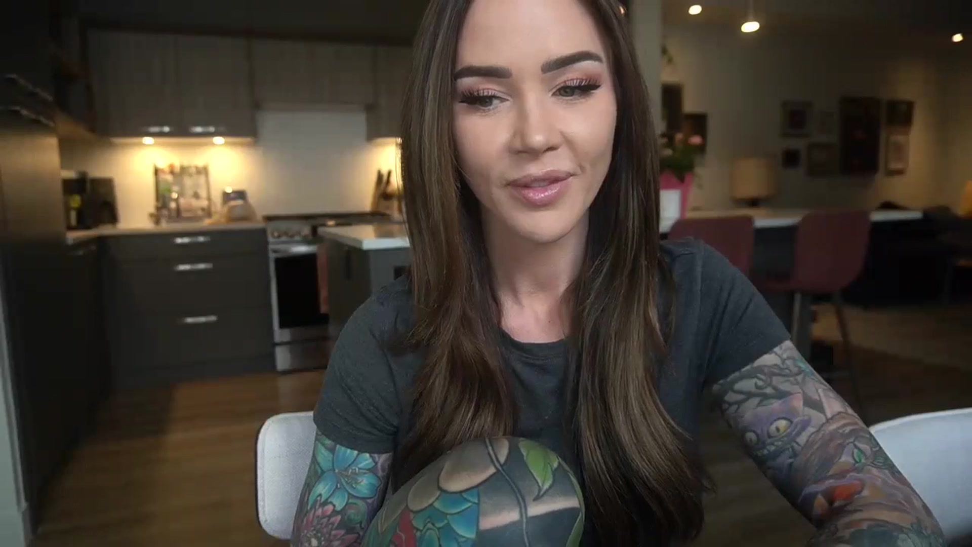 Gallery image thumbnail from VapePapi's myfreecams stream on, 04/23/2024, 22:04 image 4 of 20