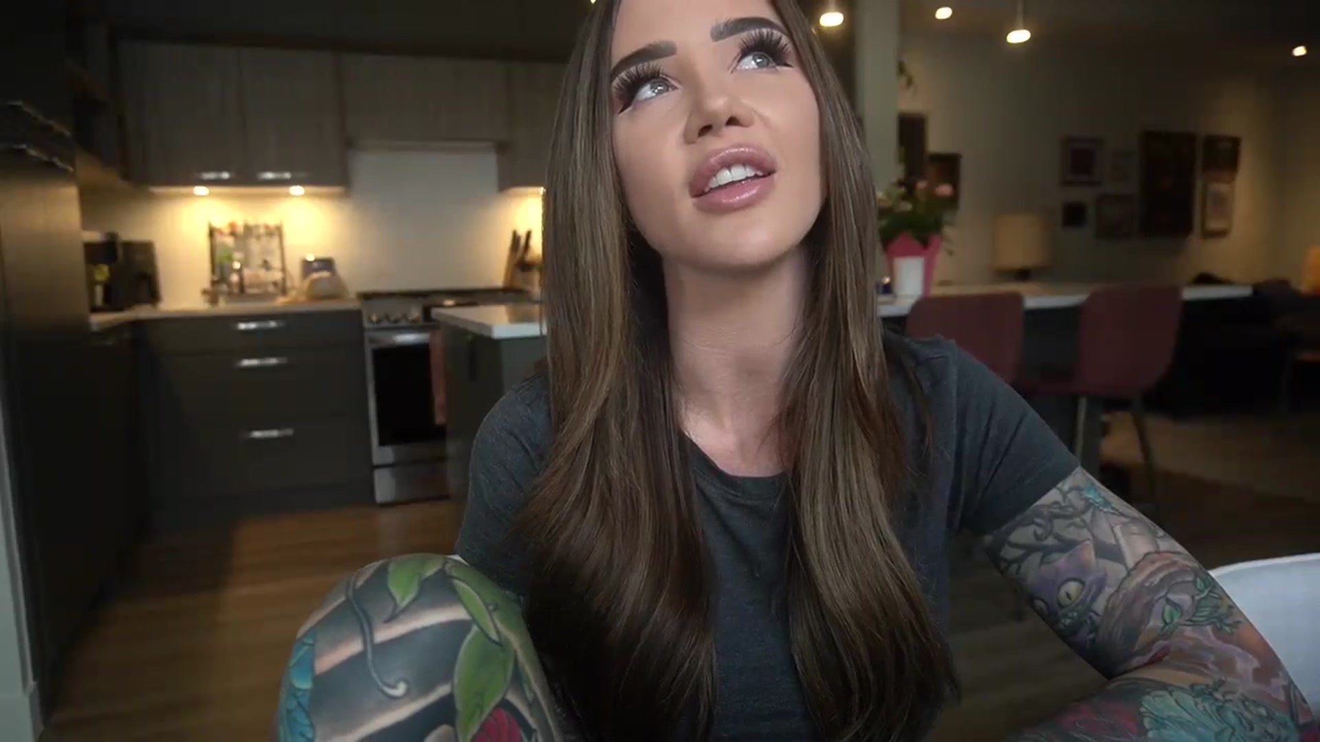 Gallery image thumbnail from VapePapi's myfreecams stream on, 04/23/2024, 22:04 image 8 of 20