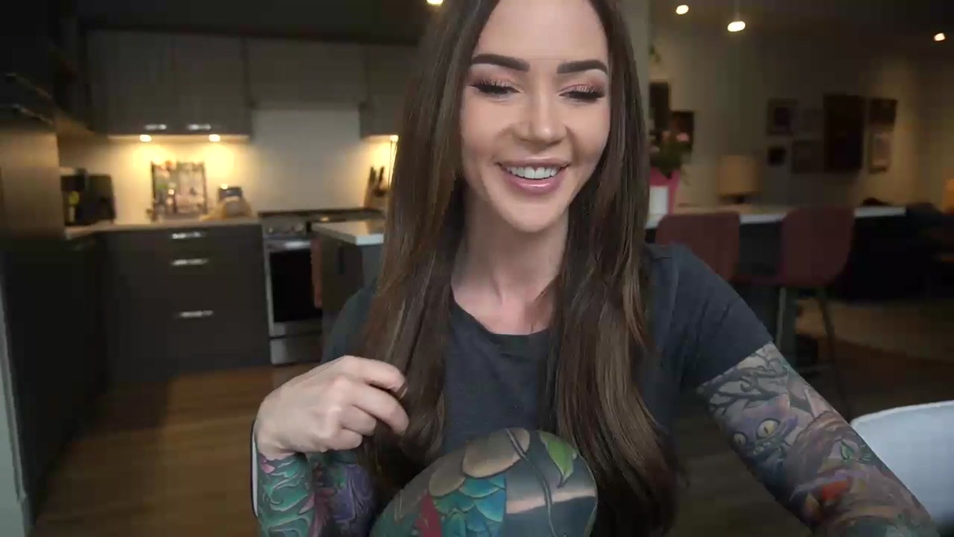 Gallery image thumbnail from VapePapi's myfreecams stream on, 04/23/2024, 22:04 image 6 of 20