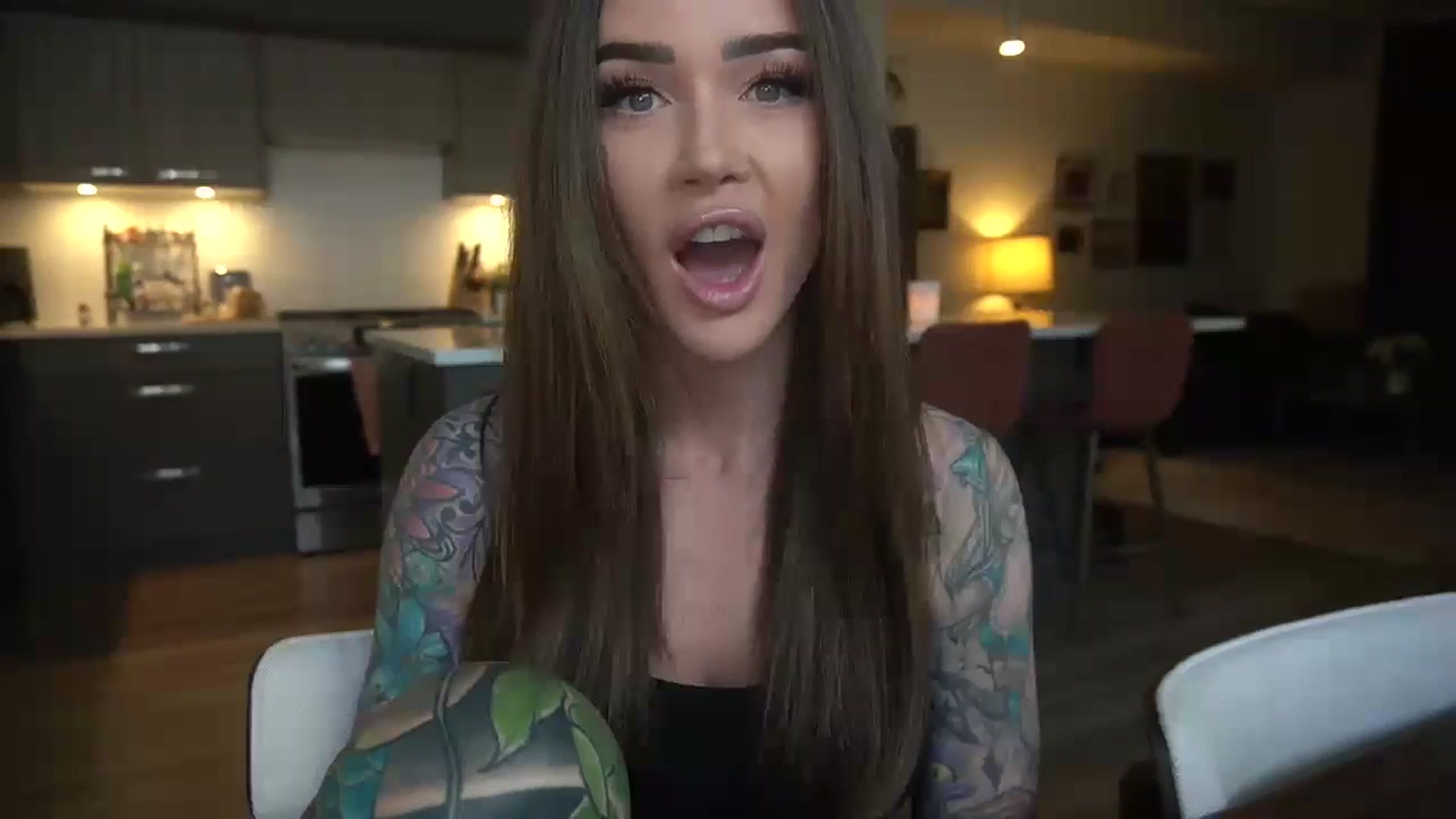 Gallery image thumbnail from VapePapi's myfreecams stream on, 04/26/2024, 22:01 image 17 of 20