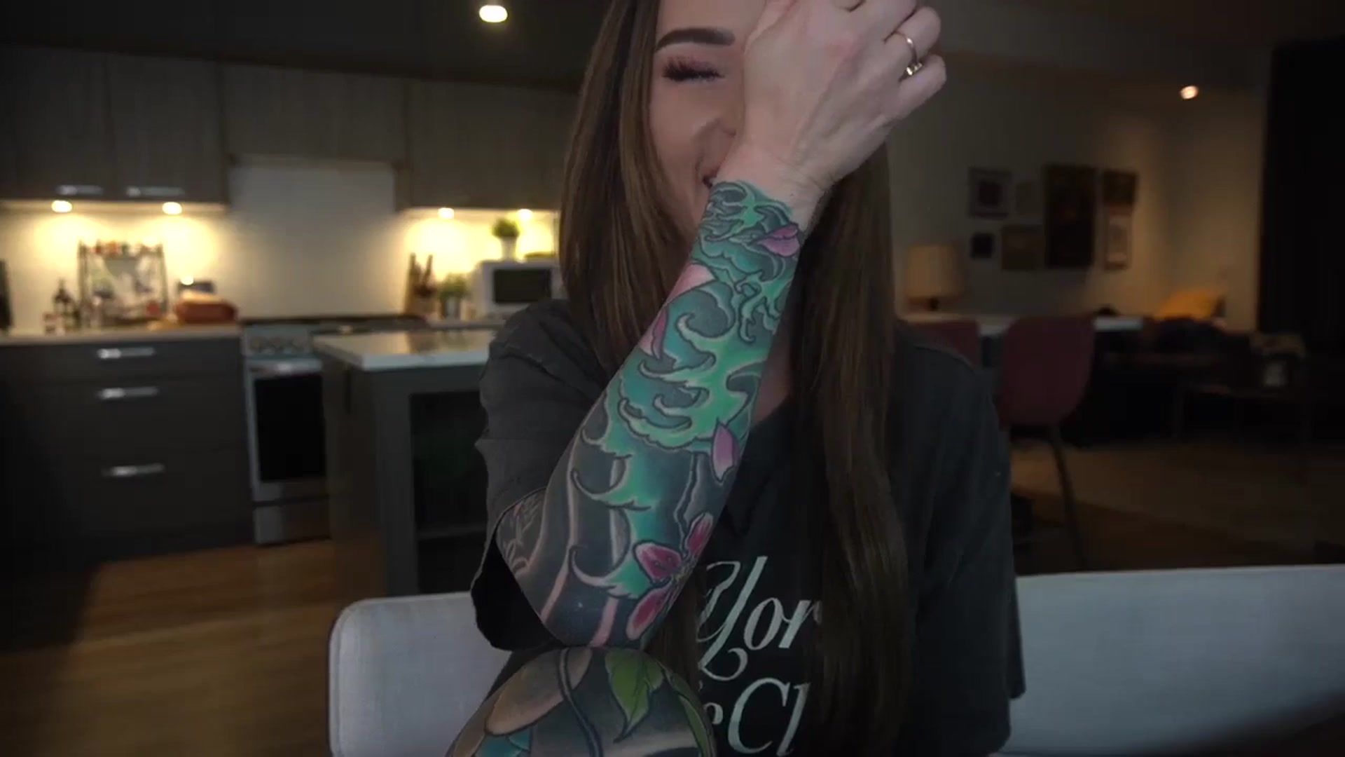 Gallery image thumbnail from VapePapi's myfreecams stream on, 05/19/2024, 19:46 image 16 of 20