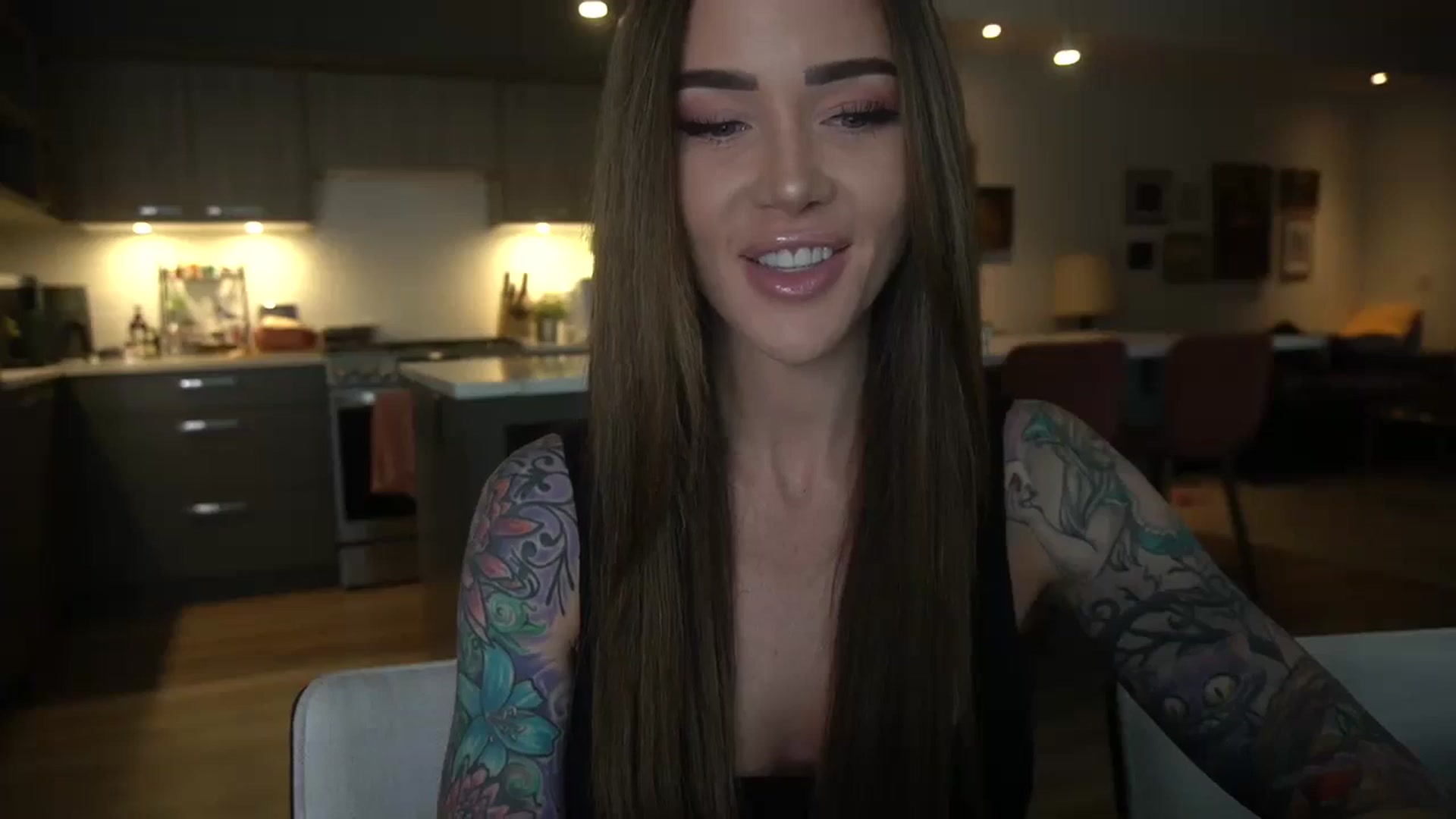 Gallery image thumbnail from VapePapi's myfreecams stream on, 05/20/2024, 21:47 image 12 of 20