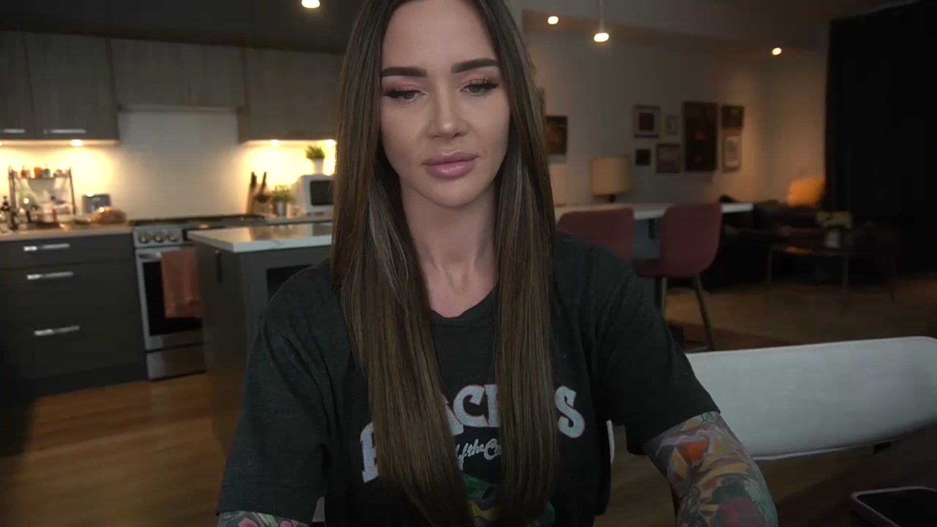 Gallery image thumbnail from VapePapi's myfreecams stream on, 05/24/2024, 21:51 image 15 of 20