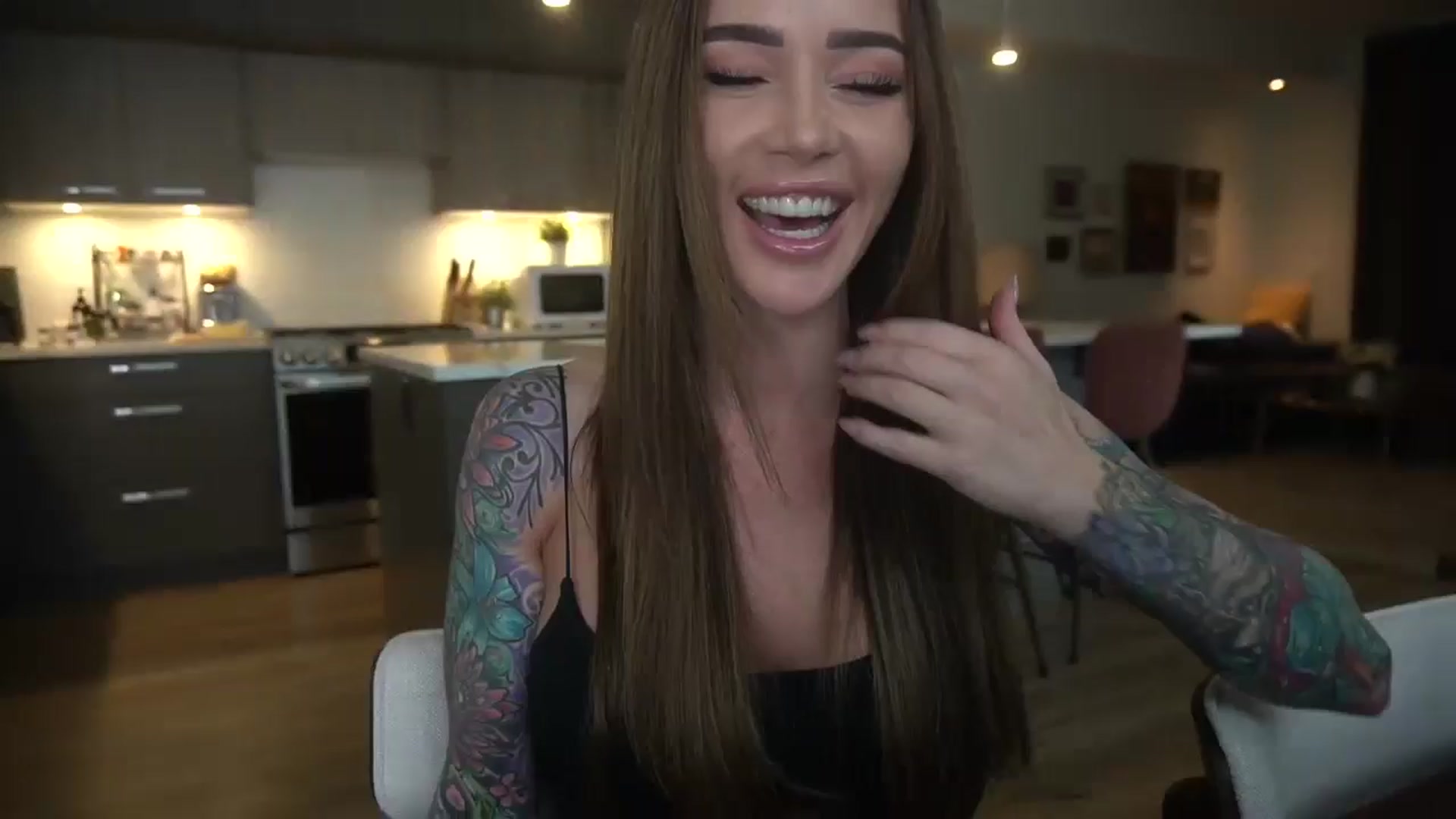 Gallery image thumbnail from VapePapi's myfreecams stream on, 06/12/2024, 21:52 image 15 of 20