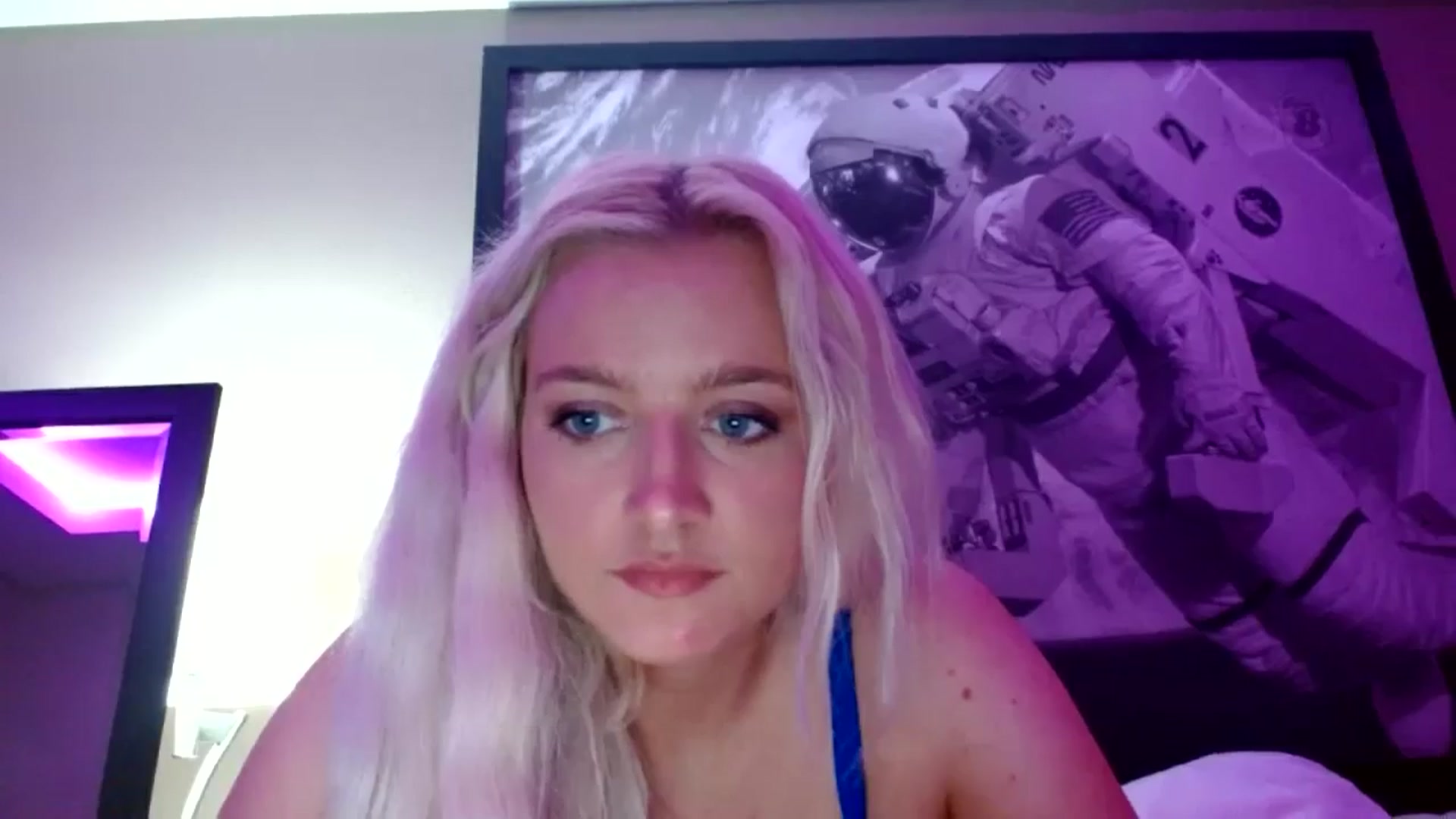 Gallery image thumbnail from VarsityViolet's myfreecams stream on, 09/11/2024, 06:03 image 16 of 20