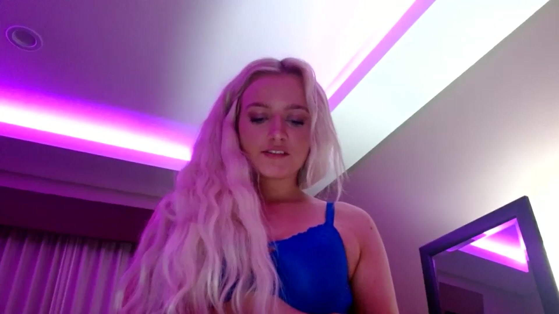 Gallery image thumbnail from VarsityViolet's myfreecams stream on, 09/11/2024, 06:03 image 13 of 20
