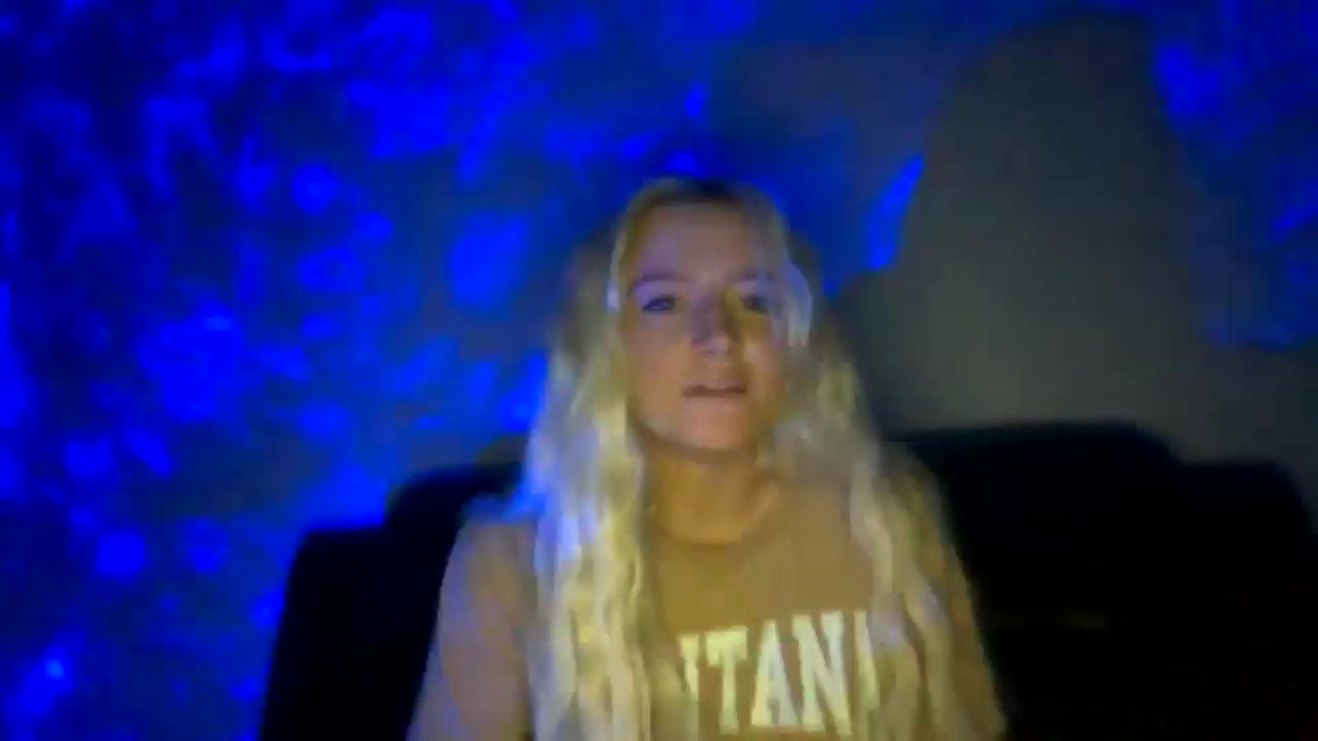 Gallery image thumbnail from VarsityViolet's myfreecams stream on, 09/13/2024, 07:13 image 7 of 20
