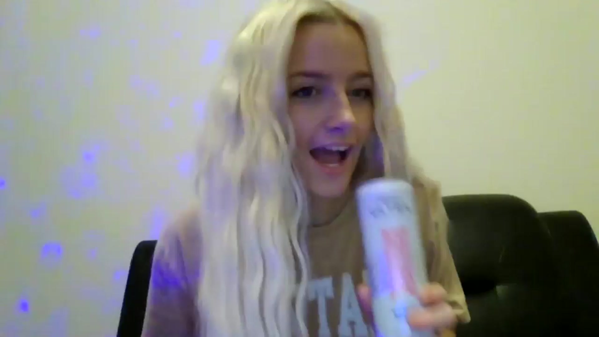 Gallery image thumbnail from VarsityViolet's myfreecams stream on, 09/13/2024, 07:13 image 8 of 20
