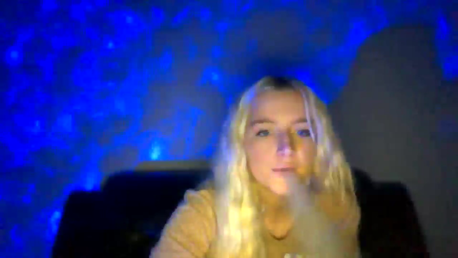 Gallery image thumbnail from VarsityViolet's myfreecams stream on, 09/13/2024, 07:13 image 19 of 20