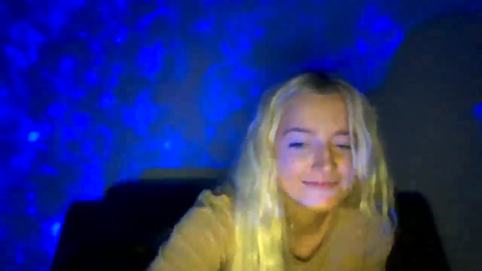 Gallery image thumbnail from VarsityViolet's myfreecams stream on, 09/13/2024, 07:13 image 18 of 20