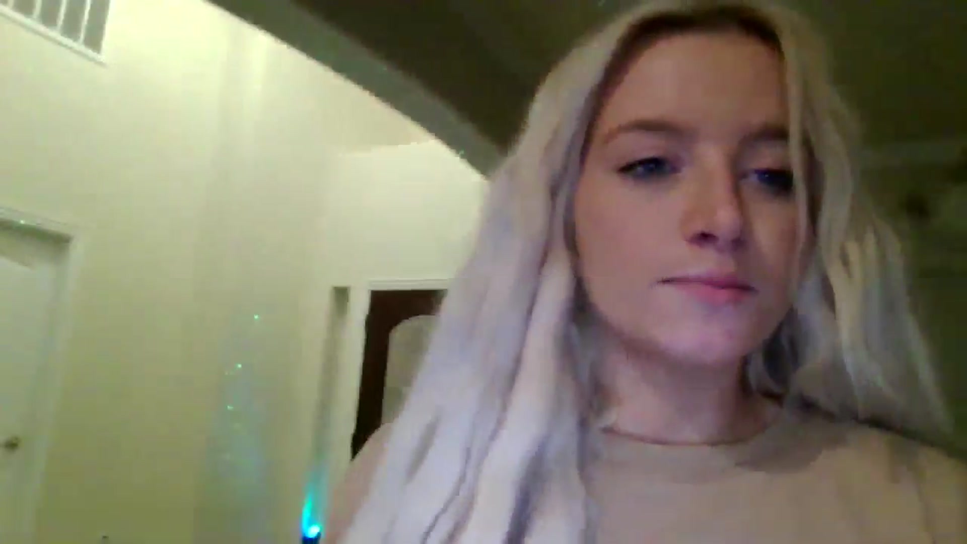 Gallery image thumbnail from VarsityViolet's myfreecams stream on, 09/13/2024, 07:13 image 3 of 20
