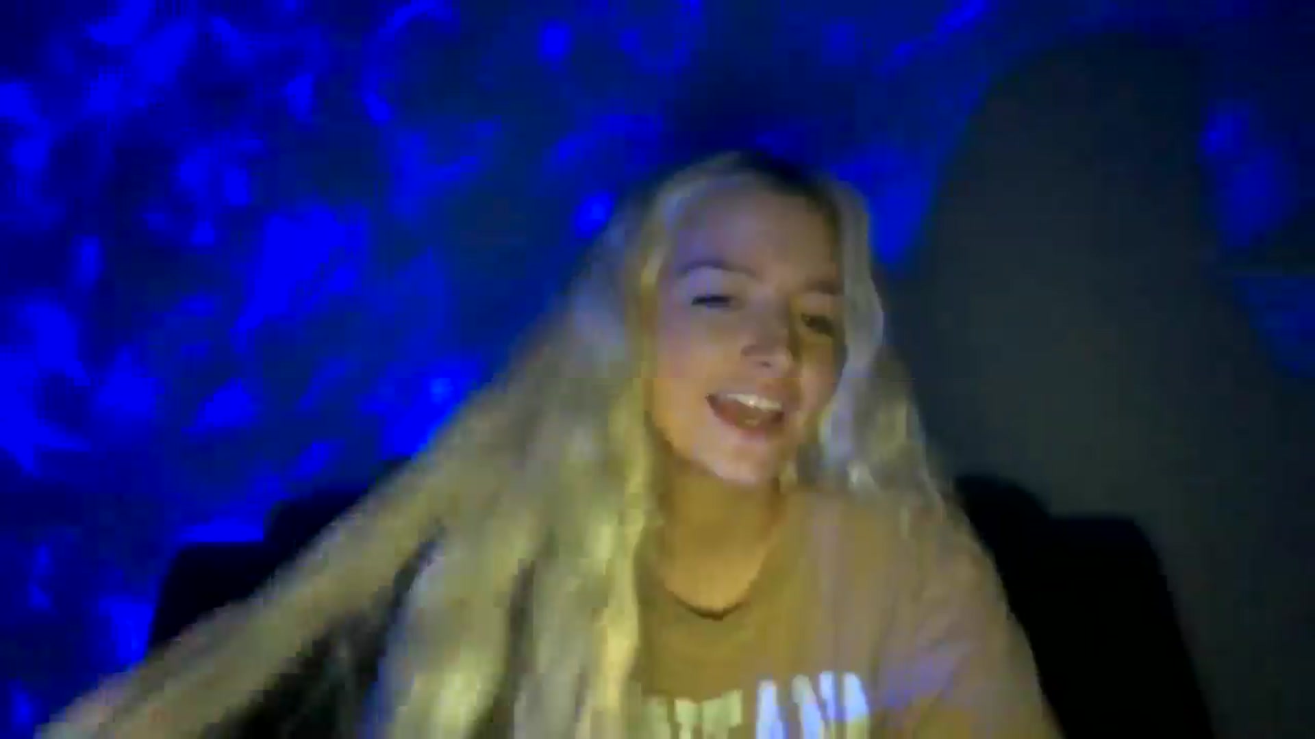 Gallery image thumbnail from VarsityViolet's myfreecams stream on, 09/13/2024, 07:13 image 15 of 20