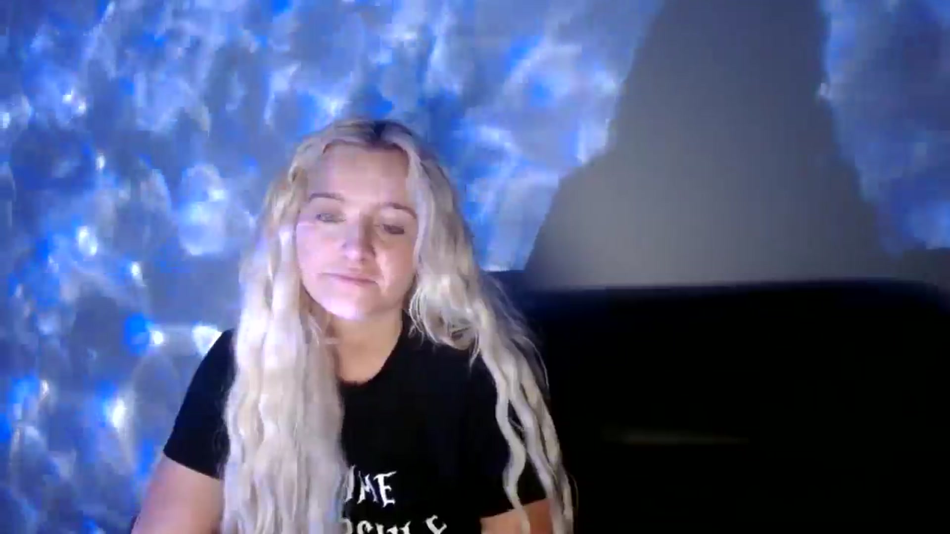 Gallery image thumbnail from VarsityViolet's myfreecams stream on, 09/15/2024, 05:23 image 19 of 20