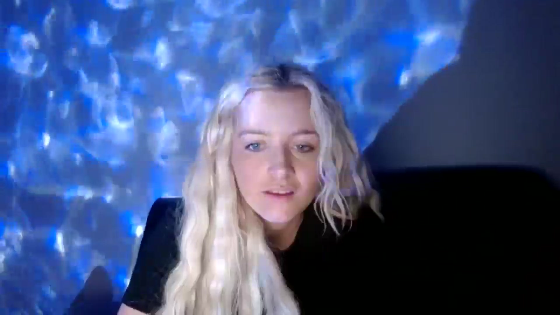 Gallery image thumbnail from VarsityViolet's myfreecams stream on, 09/15/2024, 05:23 image 11 of 20