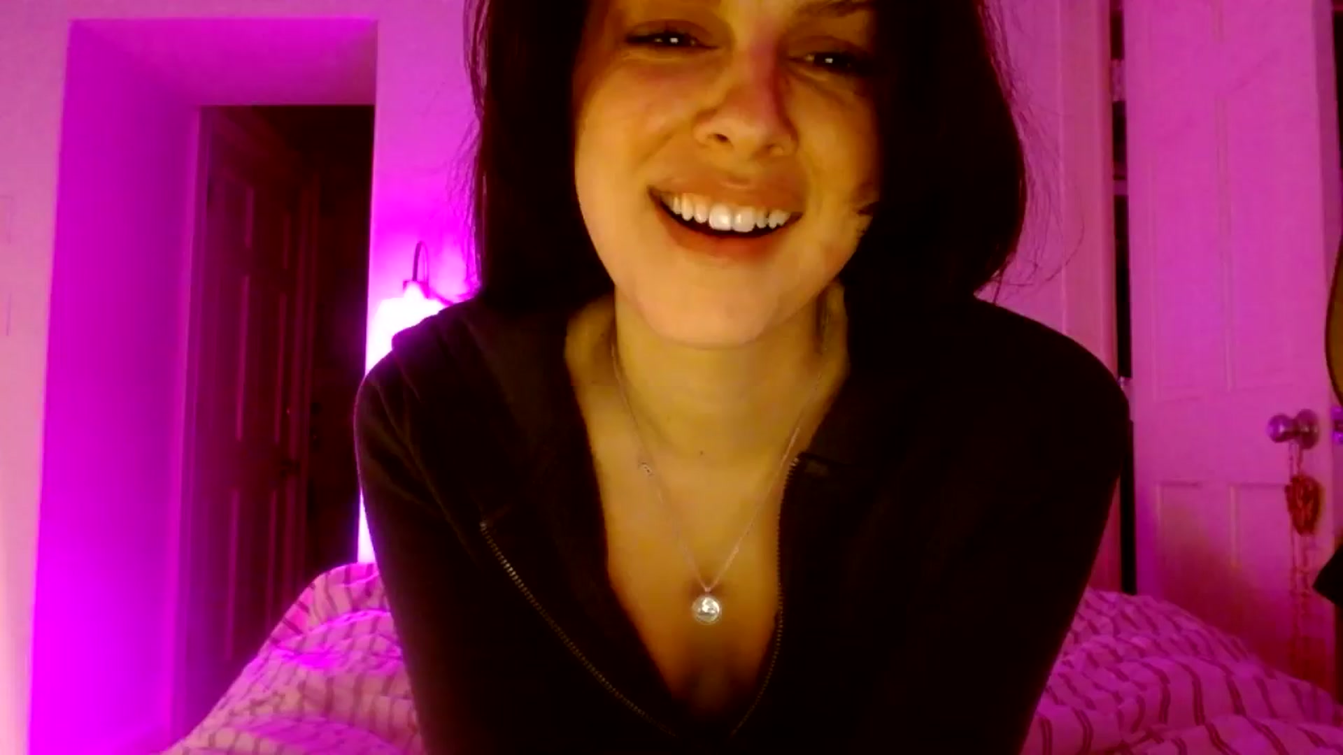 Gallery image thumbnail from Vasaa's myfreecams stream on, 12/04/2025, 08:02 image 2 of 20