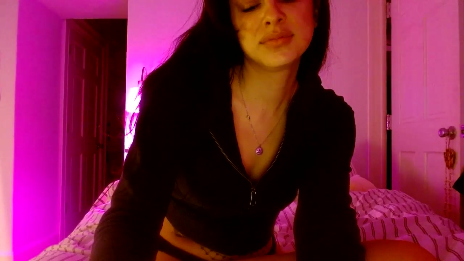 Gallery image thumbnail from Vasaa's myfreecams stream on, 12/04/2025, 08:02 image 3 of 20