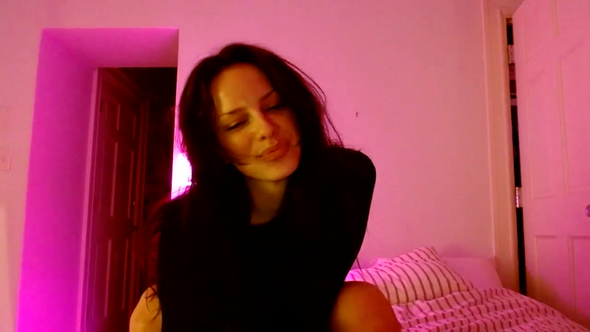 Gallery image thumbnail from Vasaa's myfreecams stream on, 12/16/2025, 08:14 image 11 of 20