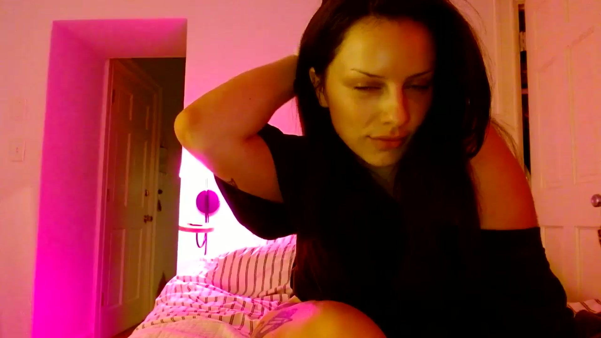 Gallery image thumbnail from Vasaa's myfreecams stream on, 04/07/2026, 06:42 image 8 of 20