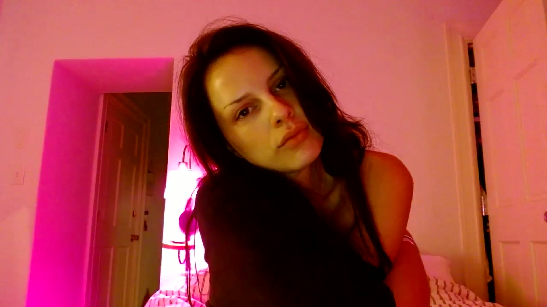 Gallery image thumbnail from Vasaa's myfreecams stream on, 04/07/2026, 06:42 image 4 of 20