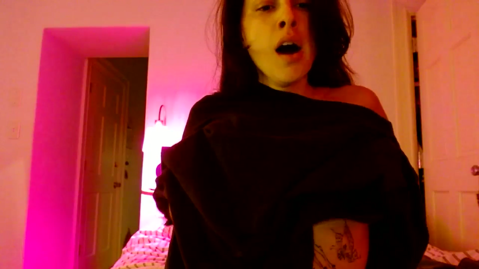 Gallery image thumbnail from Vasaa's myfreecams stream on, 04/07/2026, 06:42 image 17 of 20