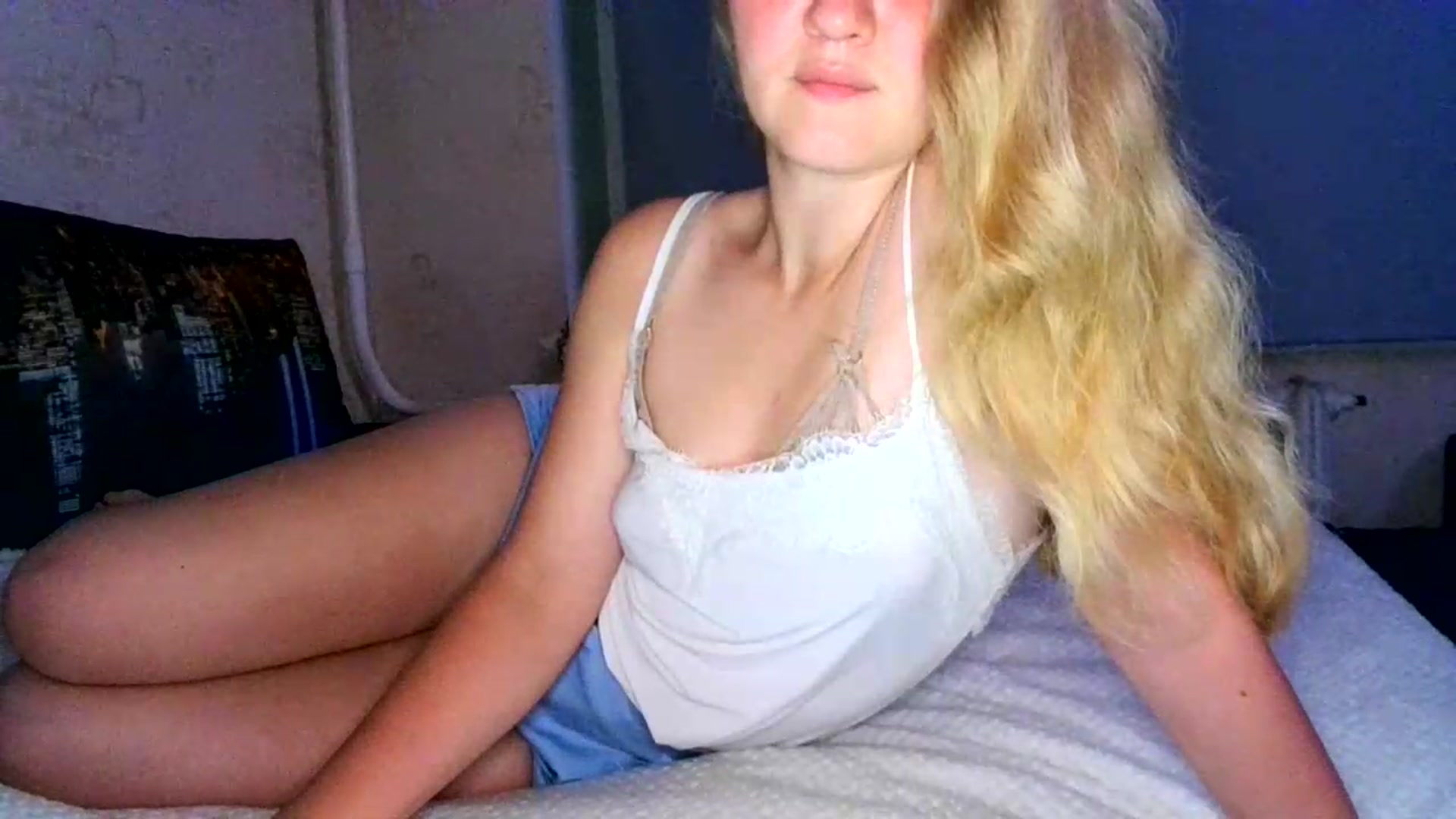 Gallery image thumbnail from VedaCharm's myfreecams stream on, 08/12/2026, 21:36 image 4 of 20