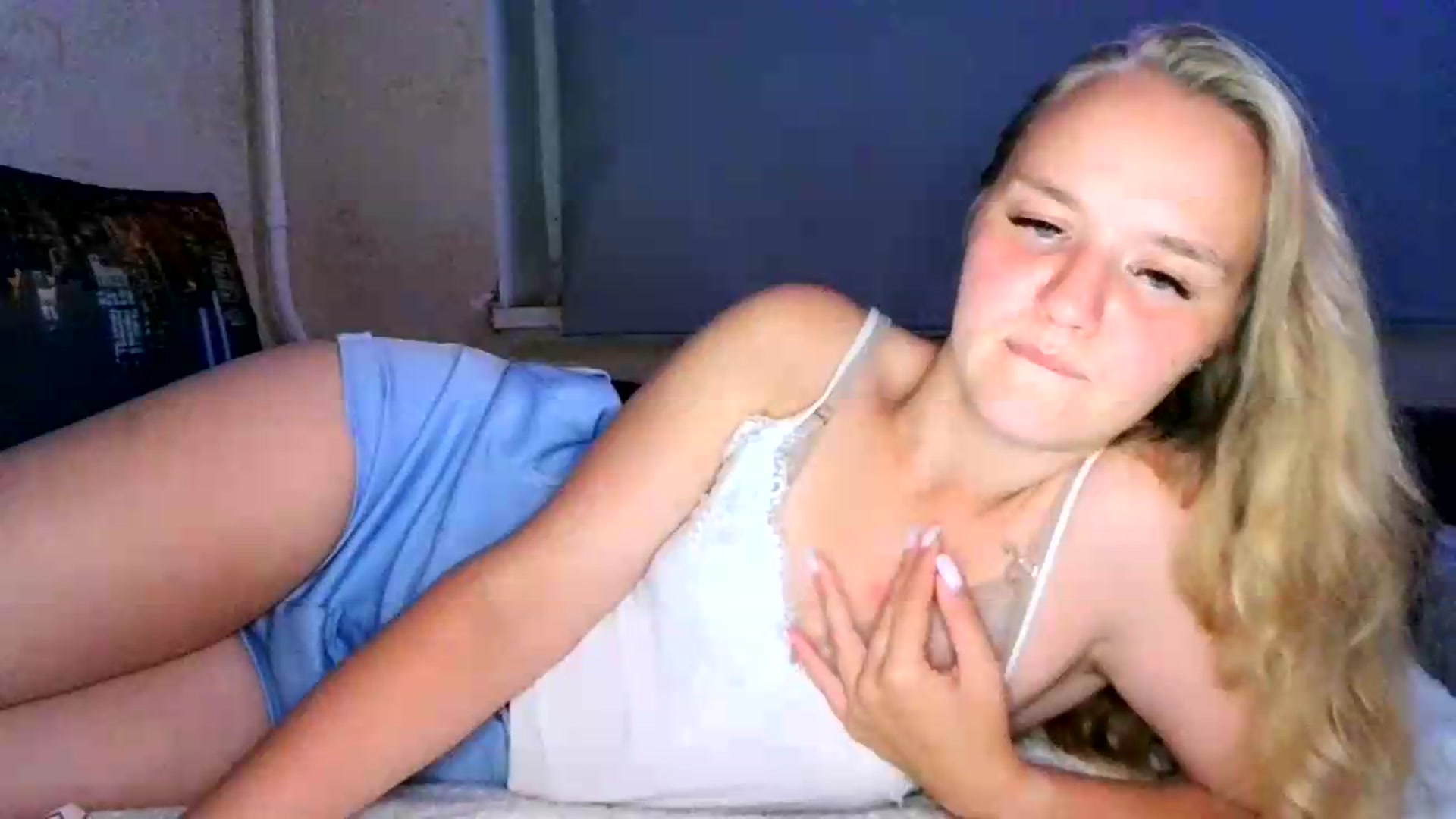 Gallery image thumbnail from VedaCharm's myfreecams stream on, 08/12/2026, 22:01 image 18 of 20