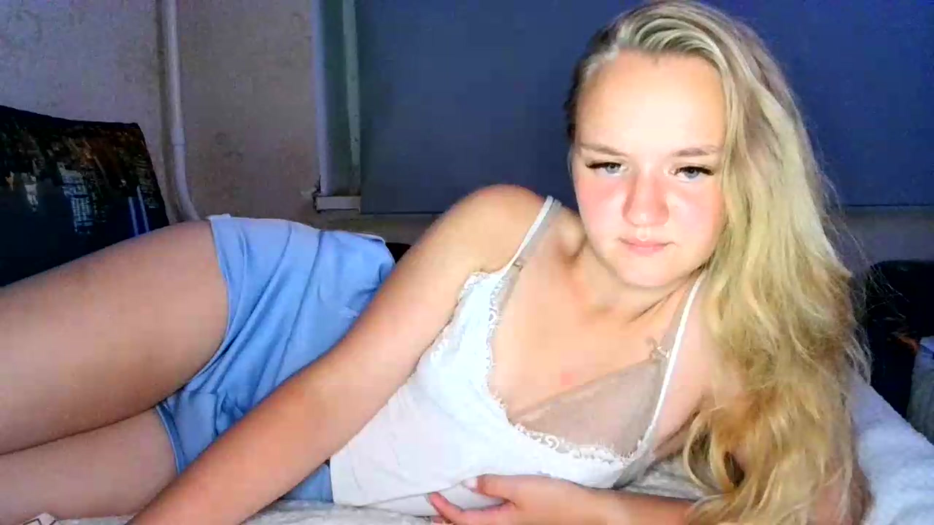 Gallery image thumbnail from VedaCharm's myfreecams stream on, 08/12/2026, 22:01 image 15 of 20