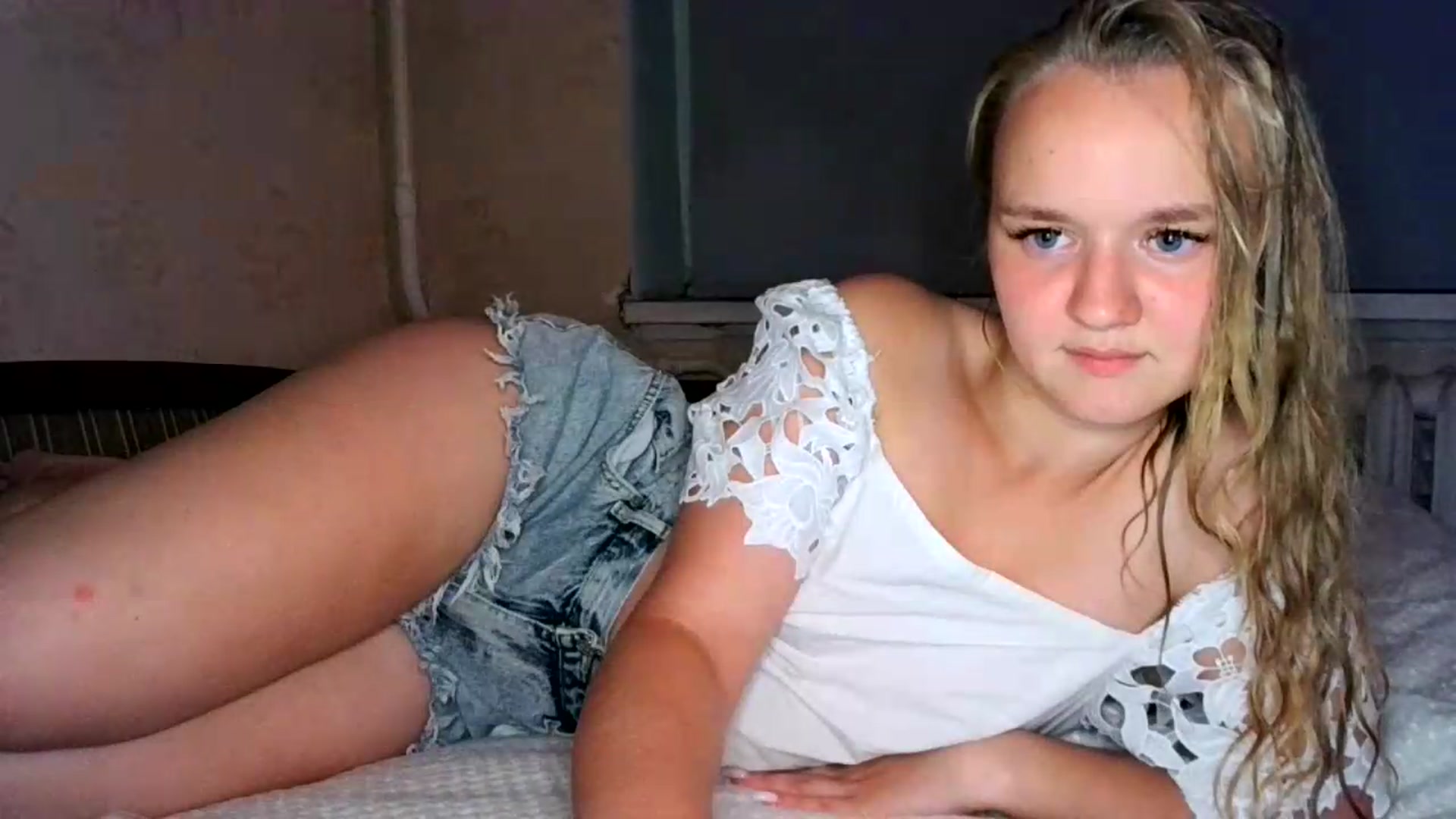 Gallery image thumbnail from VedaCharm's myfreecams stream on, 08/21/2026, 19:34 image 15 of 20