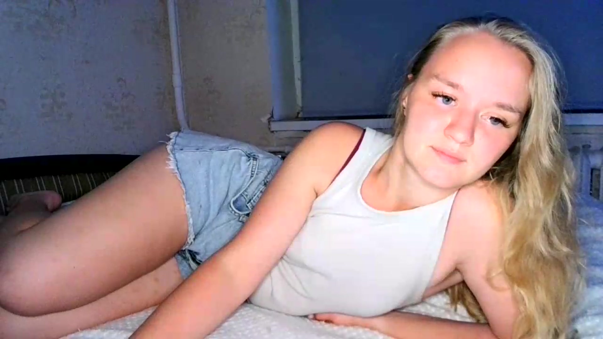 Gallery image thumbnail from VedaCharm's myfreecams stream on, 08/28/2026, 20:38 image 5 of 20