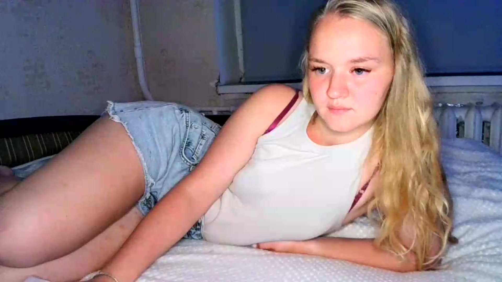 Gallery image thumbnail from VedaCharm's myfreecams stream on, 08/28/2026, 21:20 image 4 of 20