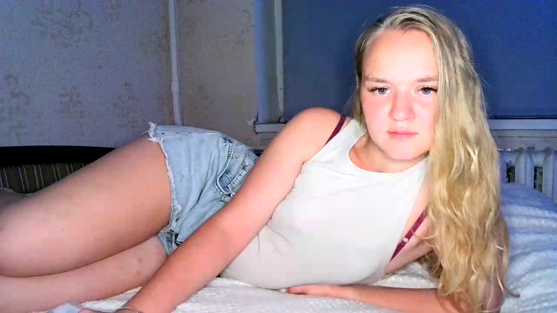 Gallery image thumbnail from VedaCharm's myfreecams stream on, 08/28/2026, 22:13 image 11 of 20