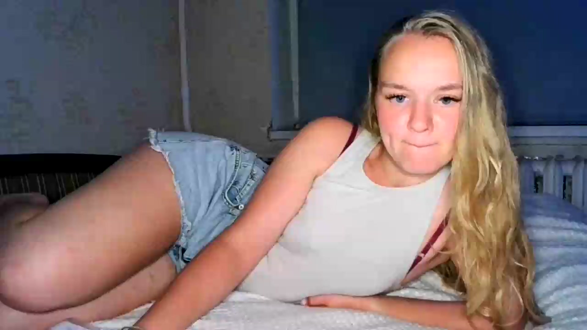 Gallery image thumbnail from VedaCharm's myfreecams stream on, 08/28/2026, 22:13 image 1 of 20