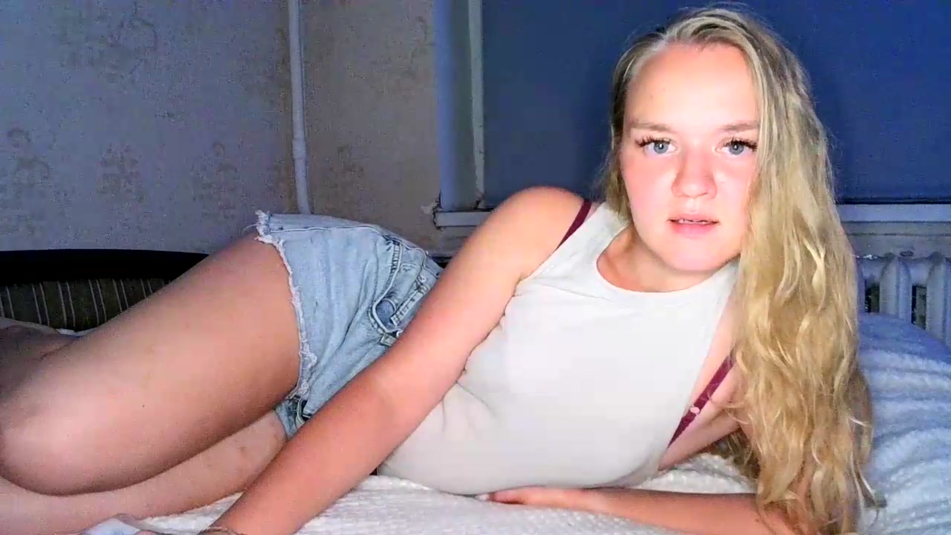 Gallery image thumbnail from VedaCharm's myfreecams stream on, 08/28/2026, 22:13 image 9 of 20