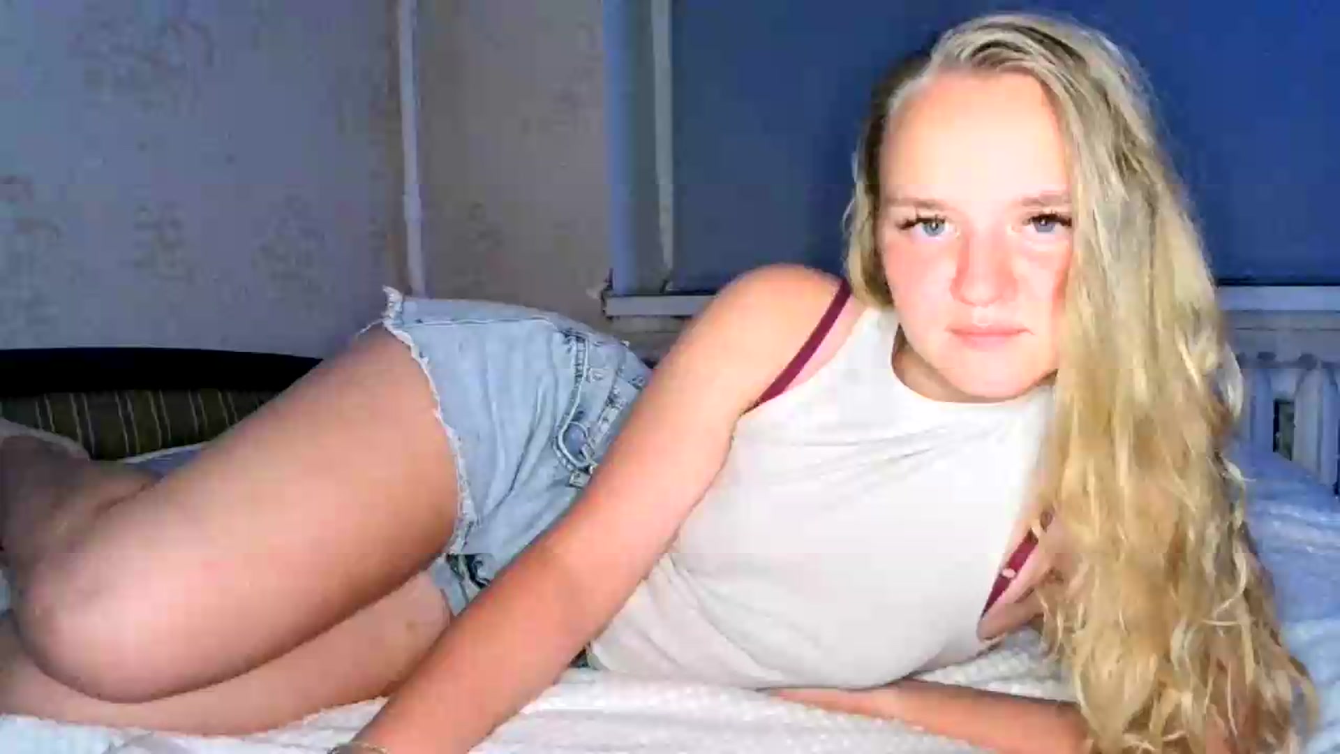 Gallery image thumbnail from VedaCharm's myfreecams stream on, 08/28/2026, 22:38 image 6 of 20