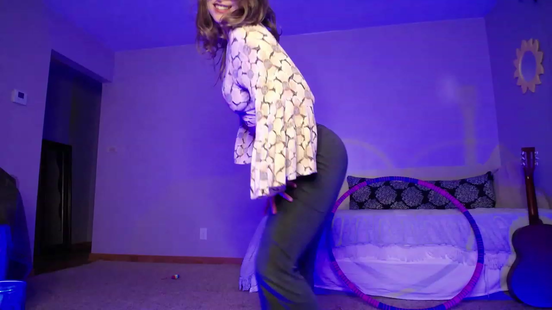 Gallery image thumbnail from Vedah's myfreecams stream on, 12/17/2022, 05:41 image 13 of 20