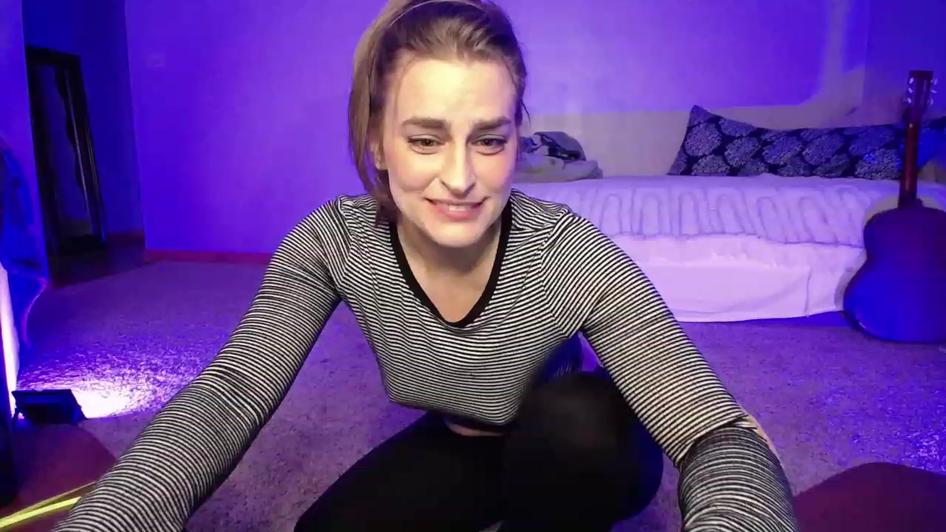 Gallery image thumbnail from Vedah's myfreecams stream on, 12/19/2022, 06:57 image 13 of 20