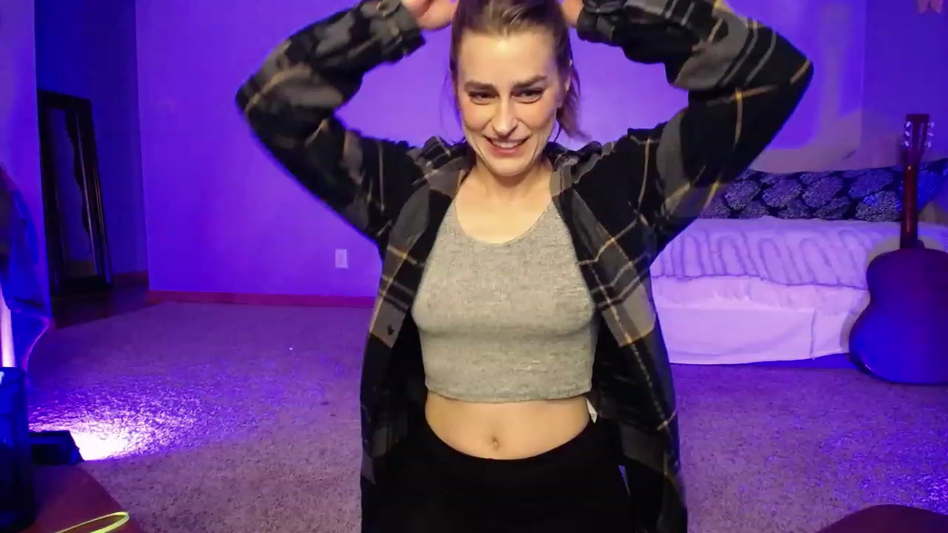Gallery image thumbnail from Vedah's myfreecams stream on, 12/19/2022, 06:57 image 14 of 20