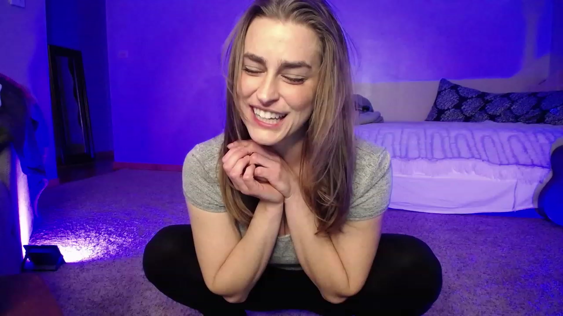 Gallery image thumbnail from Vedah's myfreecams stream on, 12/19/2022, 07:50 image 19 of 20
