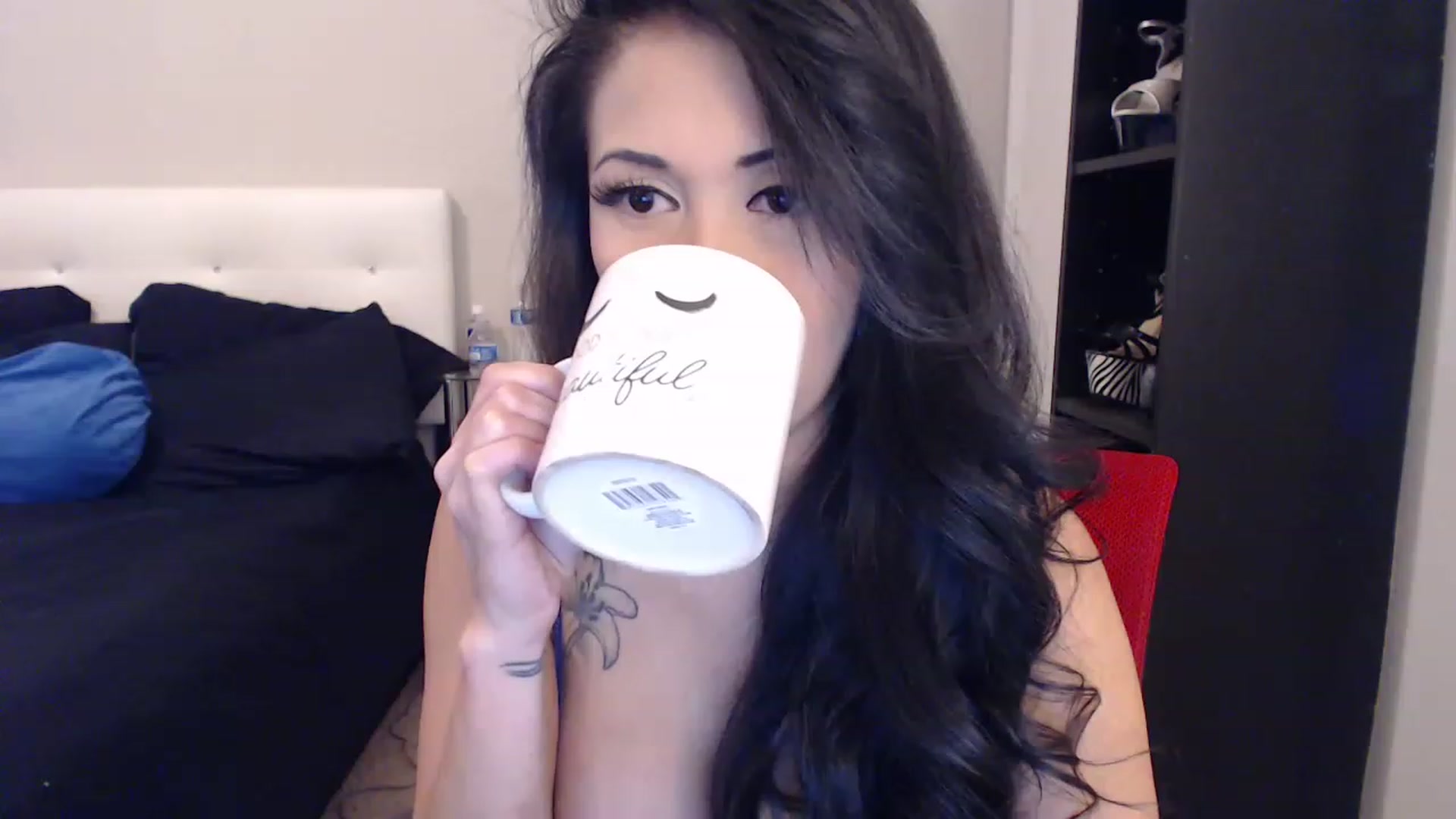 Gallery image thumbnail from Vee_VonSweets's myfreecams stream on, 11/17/2022, 17:29 image 2 of 20