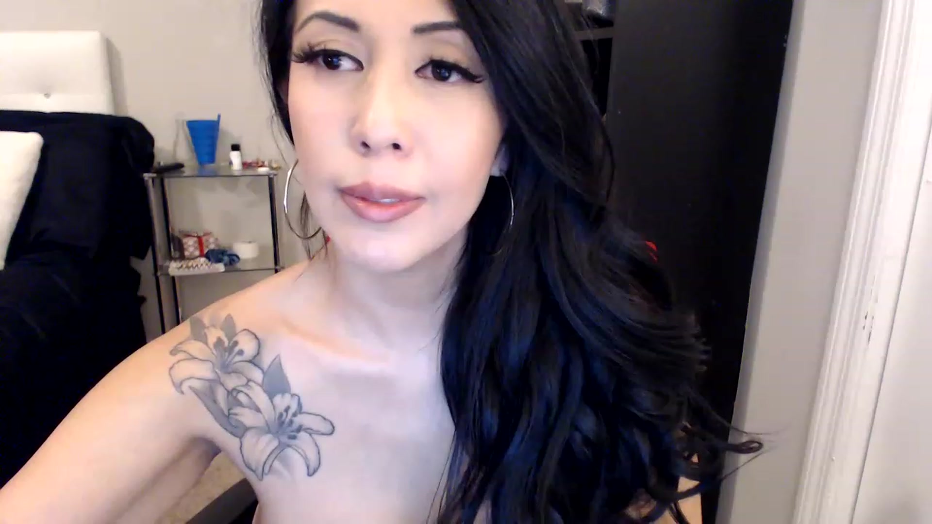 Gallery image thumbnail from Vee_VonSweets's myfreecams stream on, 01/14/2023, 02:24 image 10 of 20