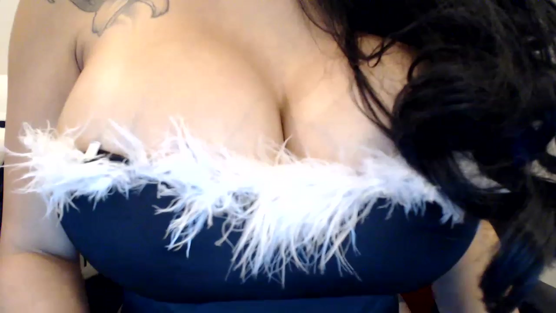 Gallery image thumbnail from Vee_VonSweets's myfreecams stream on, 01/14/2023, 02:24 image 12 of 20