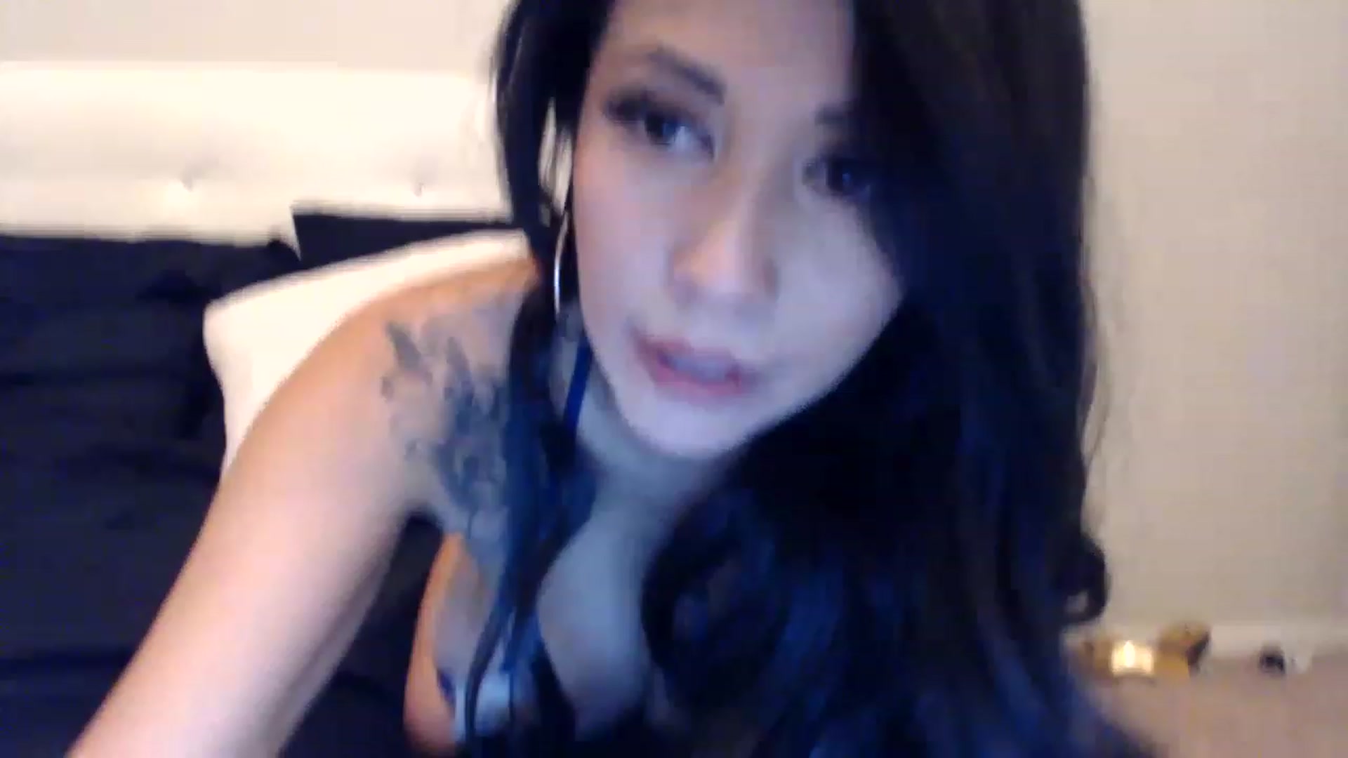 Gallery image thumbnail from Vee_VonSweets's myfreecams stream on, 01/19/2023, 02:33 image 4 of 20