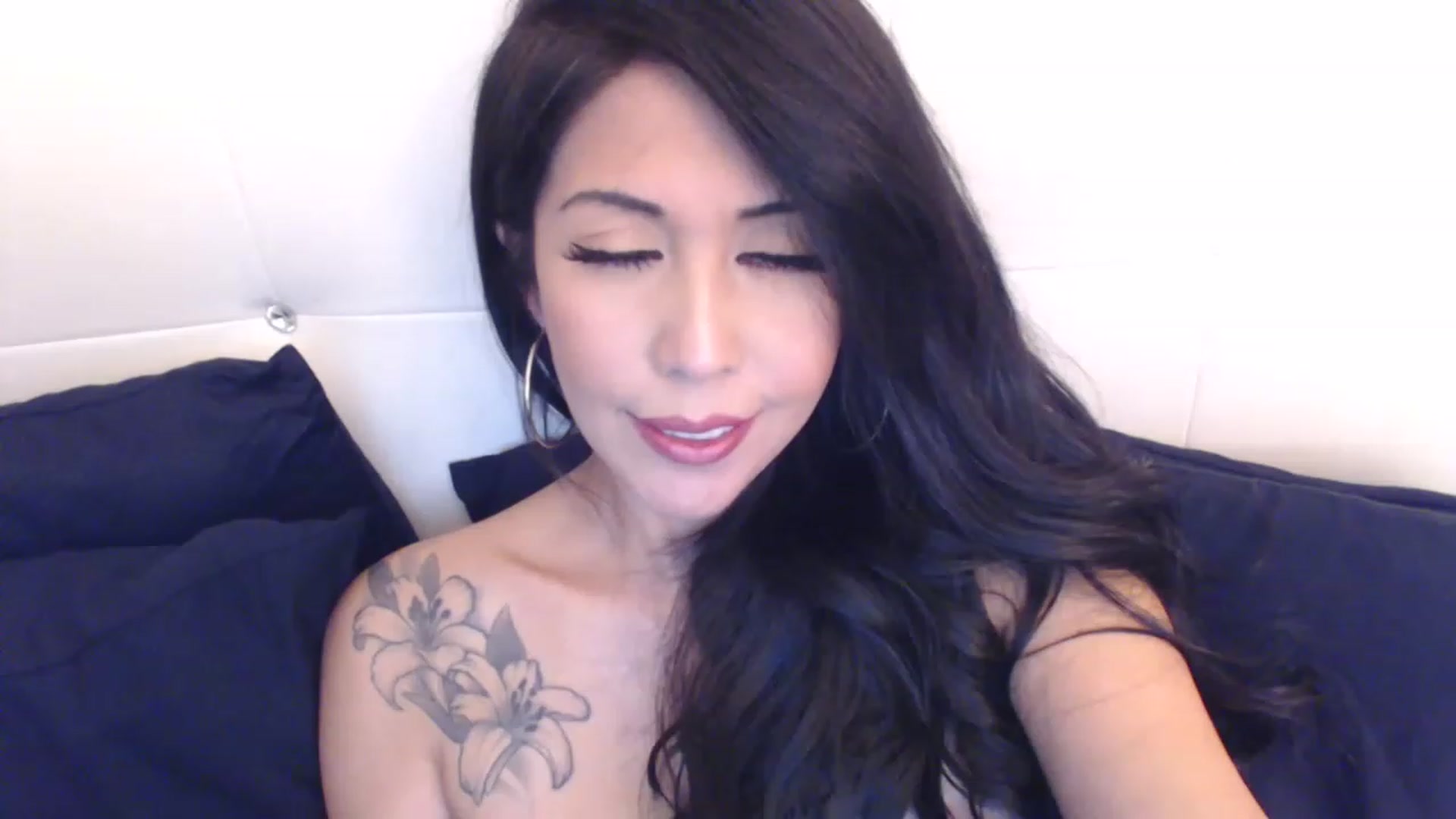 Gallery image thumbnail from Vee_VonSweets's myfreecams stream on, 02/02/2023, 02:19 image 16 of 20